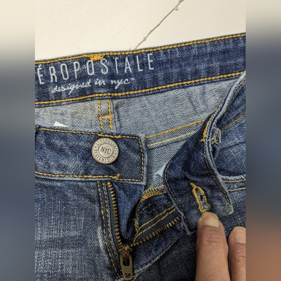 Aeropostale Women's Shorts size 0 Midi medium wash distressed Q-1 - Picture 2 of 8